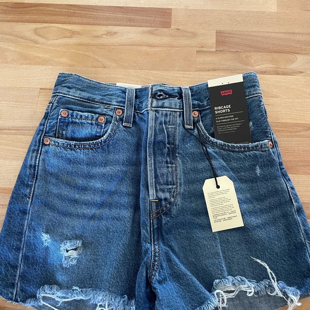 Levi's Women's Ribcage Shorts